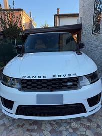 Range Rover sportiva sette posti
