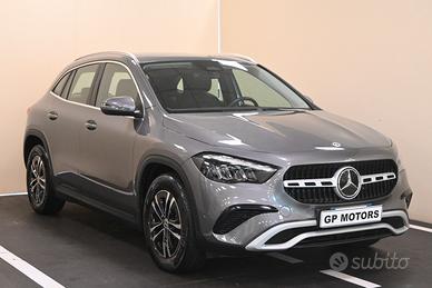 MERCEDES GLA (H247) GLA 180 d Automati...