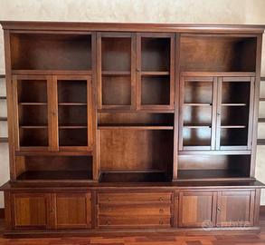 Parete attrezzata in legno-stile classico