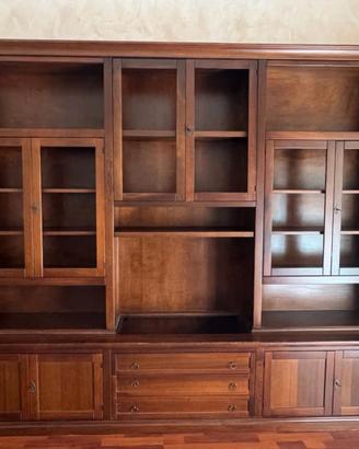 Parete attrezzata in legno-stile classico
