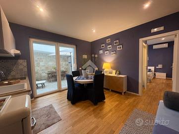 2 LOCALI A POLIGNANO A MARE