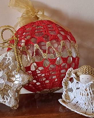 3 oggetti natalizi rivestiti all'uncinetto