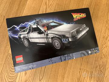 LEGO Icons 10300 - DeLorean Ritorno al futuro