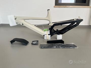 Telaio carbonio NUOVO yt decoy ebike