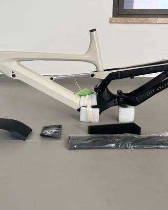 Telaio carbonio NUOVO yt decoy ebike