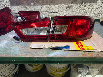 Fari posteriori Renault clio 4