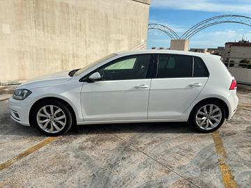 Volkswagen Golf 1.6 TDI 115 CV 5p. Highline BlueMo