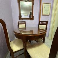 Tavolo e sedie in legno massello