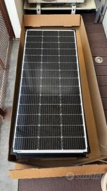 8 pannelli solari Offgridtec V2 150W da balcone
