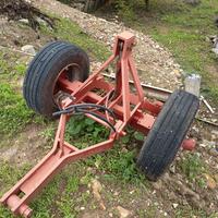 Carrello porta aratro agricolo