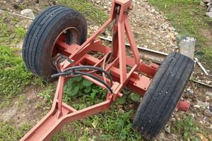 Carrello porta aratro agricolo