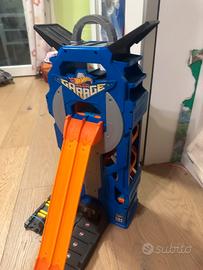 Hot wheels mega garage