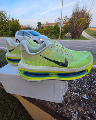 Nike Vomero Premium taglia 44