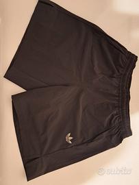 Pantaloni corti sportivi adidas