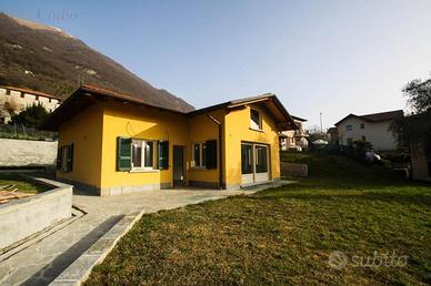 Villa di 300 m² con più di 5 locali e box auto dop