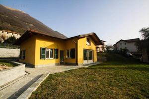 Villa di 300 m² con più di 5 locali e box auto dop