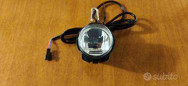 fanale anteriore bici a LED 