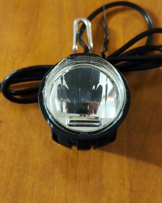 fanale anteriore bici a LED 