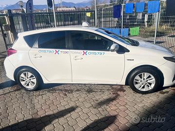 Toyota Auris Hybrid 1.8