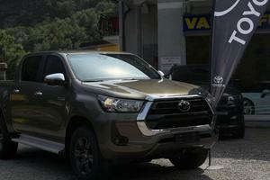 Toyota Hilux 2.8 D-4D A/T 4WD 48V 4 porte Double C