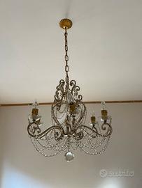 Lampadario con gocce di cristallo