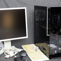 Stazione di lavoro PC completa, perfetta per Linux