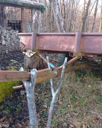 Rimorchio agricolo vintage.