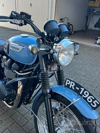 Moto Triumph bonneville t100