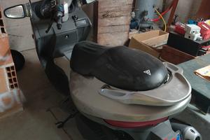 scooter malaguti madison 250