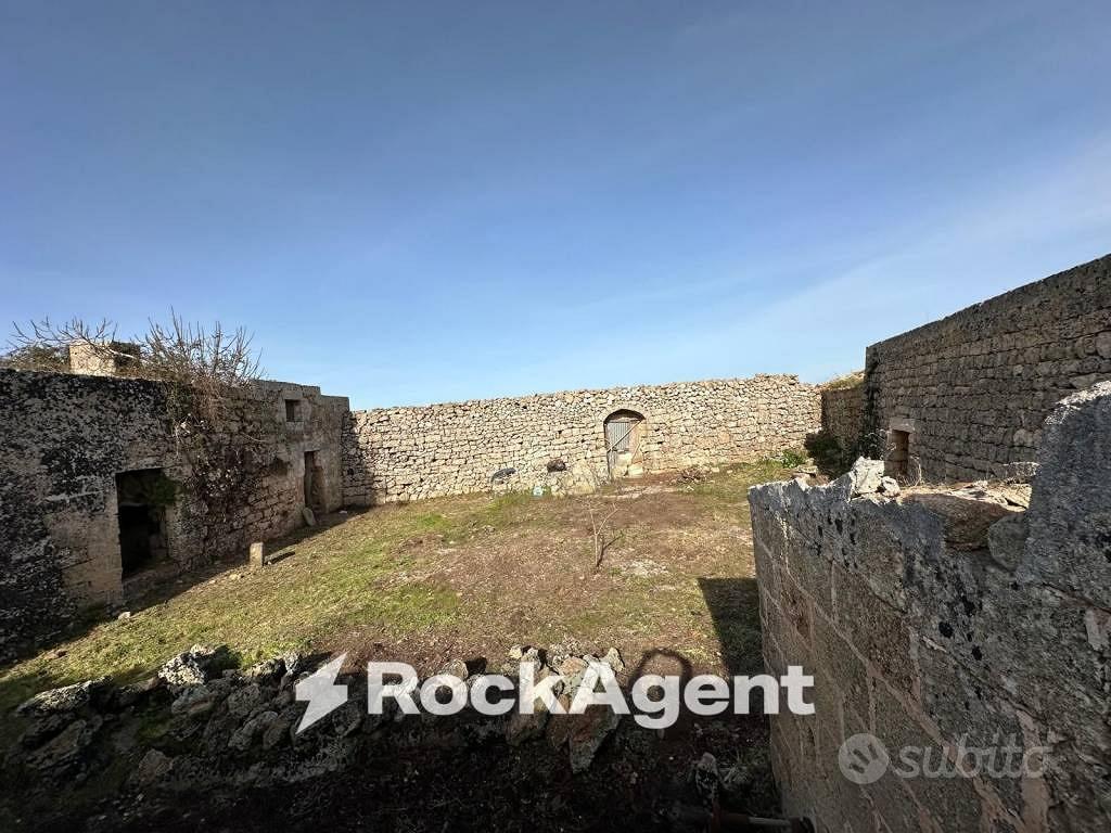 Rustico / Casale di 440 m² a Patù - Vista 3
