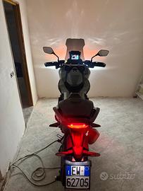 Xadv750