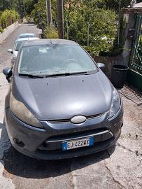Macchina Ford Fiesta
