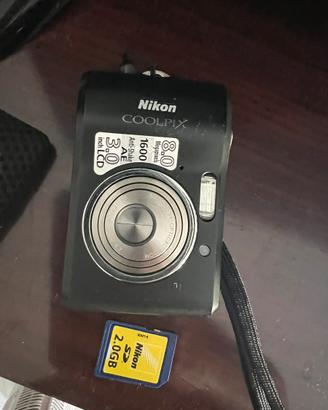 Fotocamera Nikon Coolpix L18 8MP + scheda SD