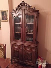 Credenza in legno intarsiato