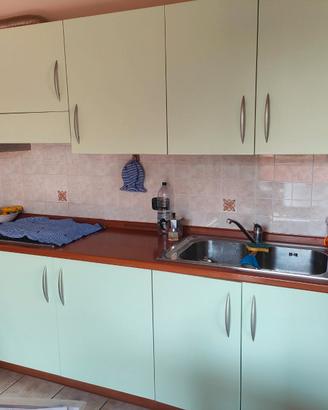 Cucina/frigo/tavolo/porta tv