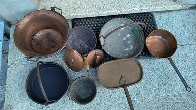 antiche pentole in rame 