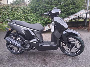 SCOOTER PEUGEOT TWEET 125cc NERO