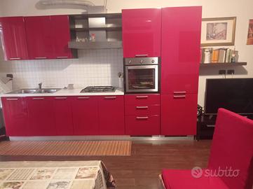 Cucino  rosso  laccata