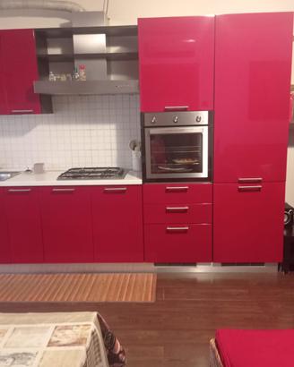 Cucino  rosso  laccata
