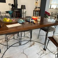 Tavolo e sedie in legno massello e  ferro