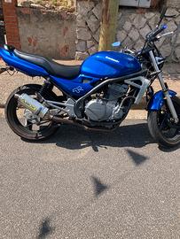 Moto Kawasaki er5