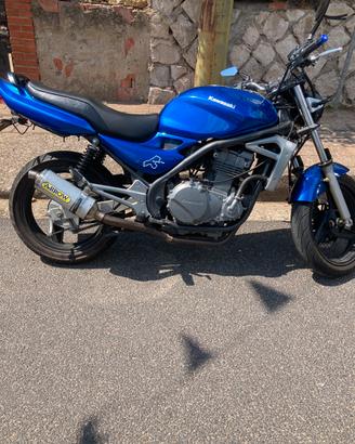 Moto Kawasaki er5