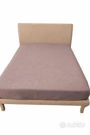 struttura letto con materasso 