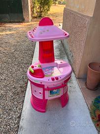 Cucina con accessori