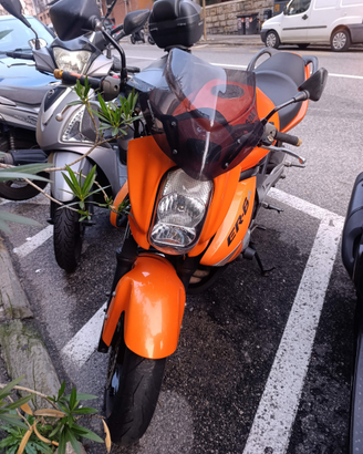Moto Kawasaki Er6n