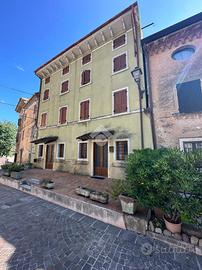 CASA SEMINDIPENDENTE A LAZISE