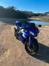 Yamaha R1 anno 2003