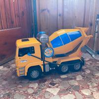 Betoniera camion cemento bruder