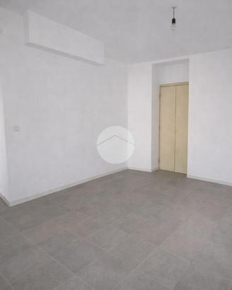 NEGOZIO A COMUN NUOVO