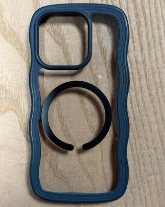 Cover iPhone 15 Pro con anello MagSafe